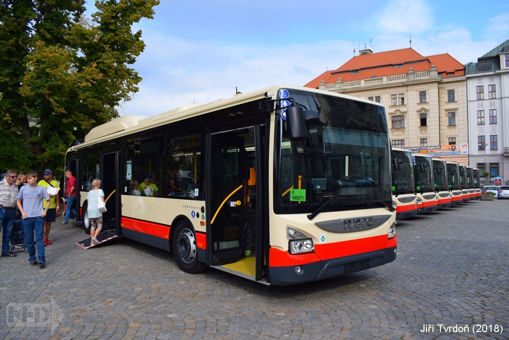 30.8.2018   Předávání nových autobusů Iveco Urbanway 12 M CNG v Jihlavě na Masarykově náměstí (2)